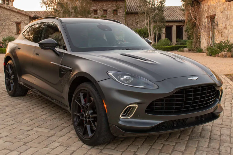 Aston Martin DBX exterior view 6