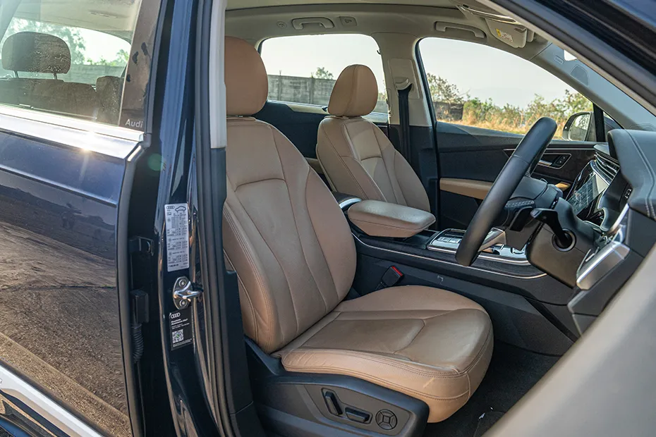 Audi Q7 Interior — Door View Of Driver Seat