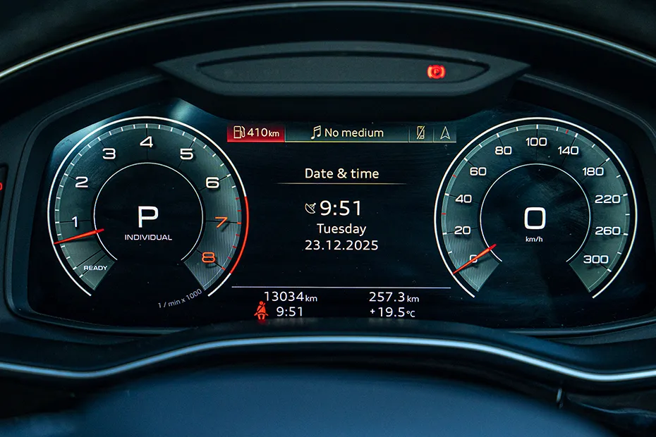 Audi Q7 Interior — Instrument Cluster
