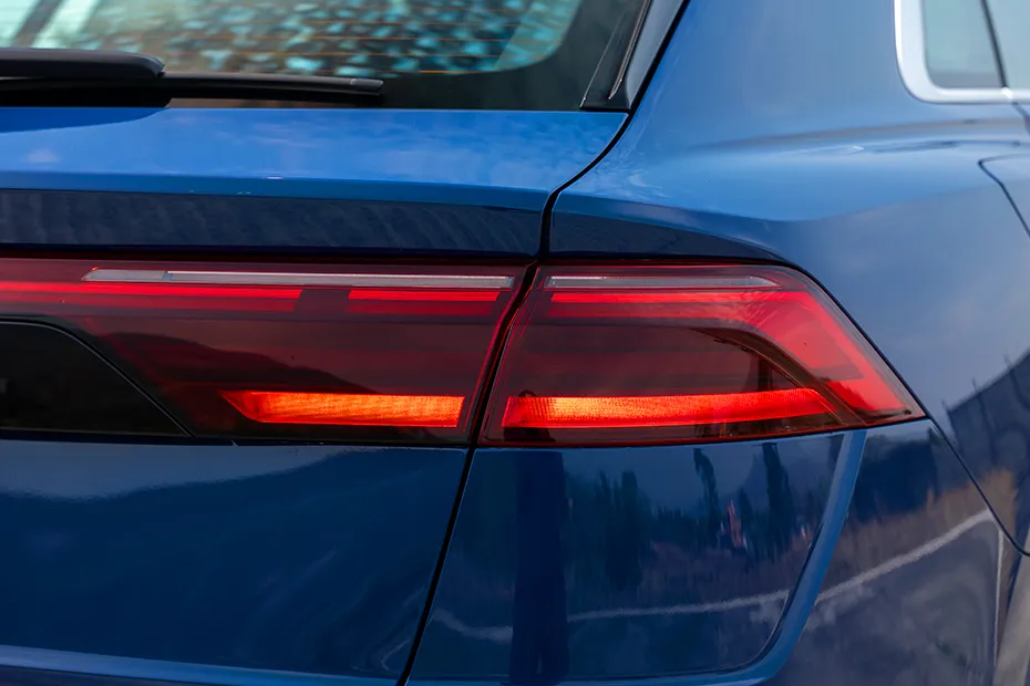Audi SQ8 — Taillight