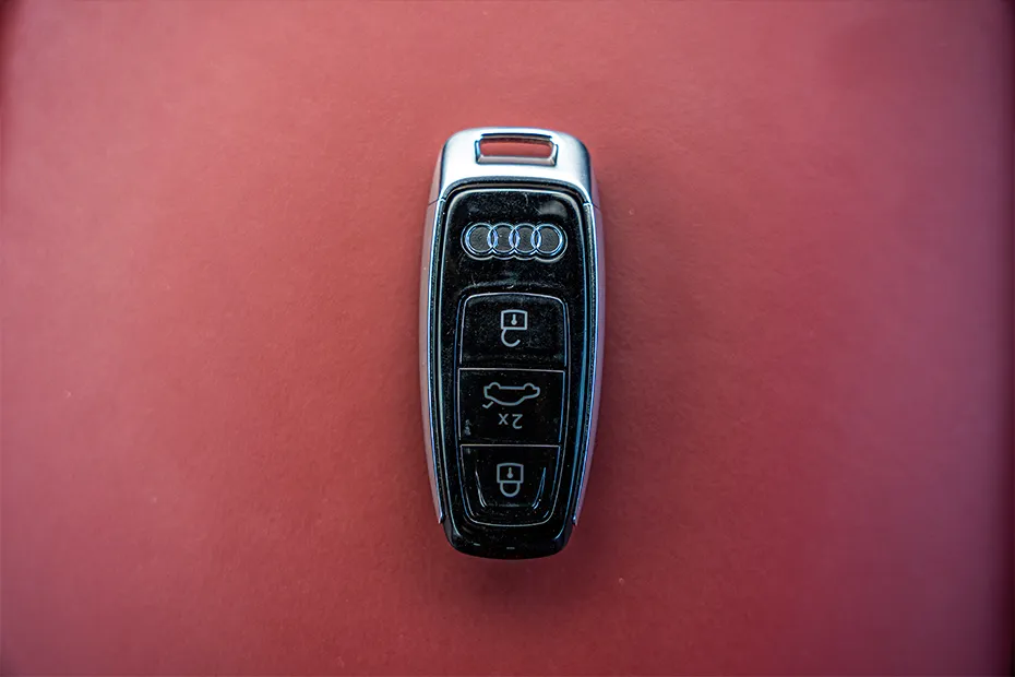 Audi SQ8 Interior — Key