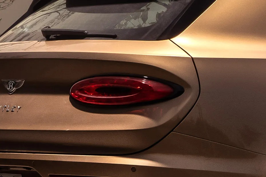 Bentley Bentayga EWB — Taillight