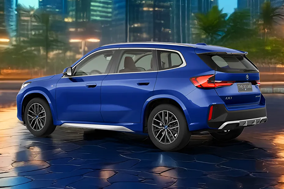 BMW iX1 exterior view 4