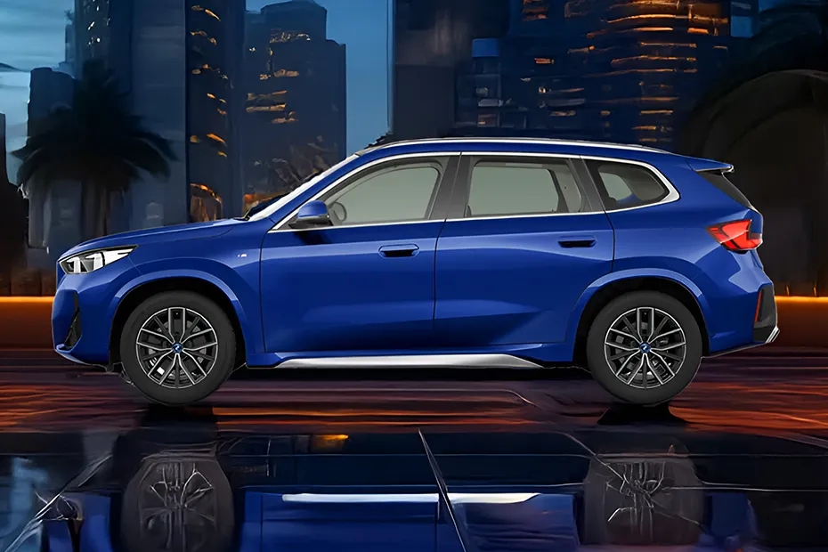 BMW iX1 exterior view 3
