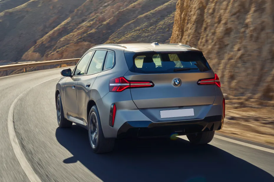 BMW X3 exterior view 4