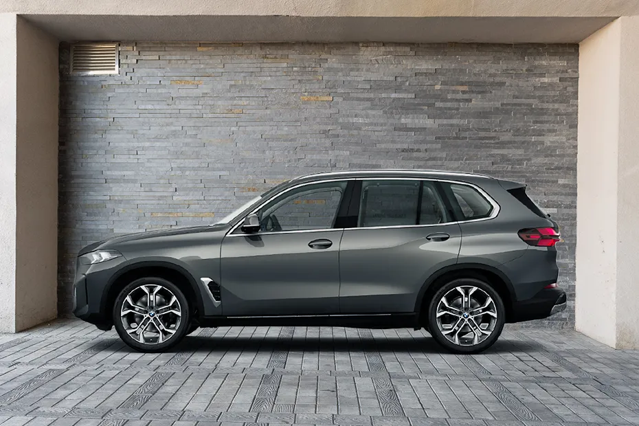 BMW X5 exterior view 3