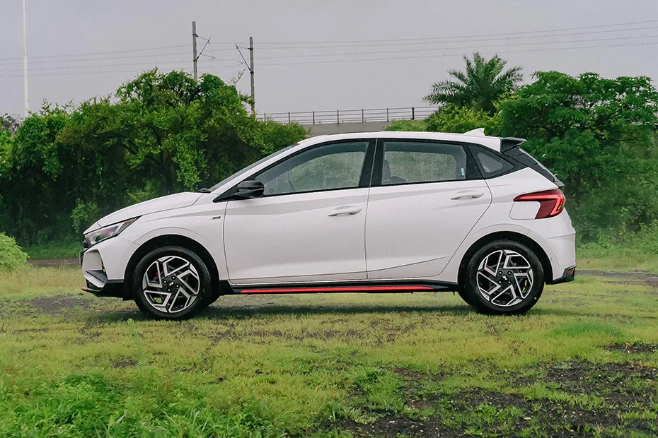 Hyundai i20 N-Line exterior view 3