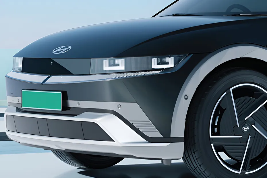 Hyundai IONIQ 5 exterior view 4