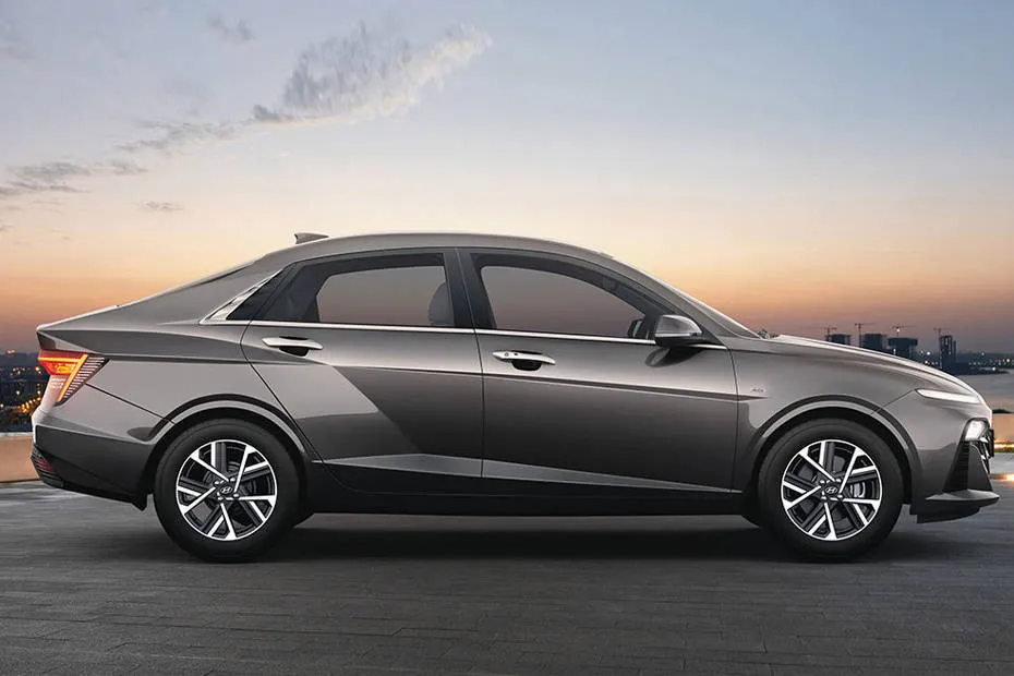 Hyundai Verna 2023-2026 exterior view 6