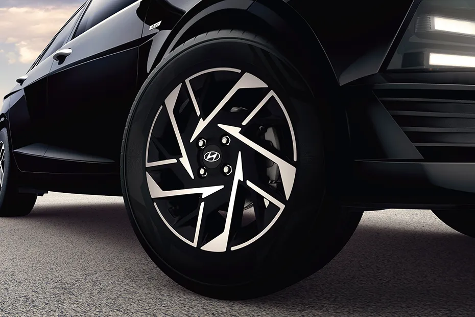 Hyundai Verna — Wheel