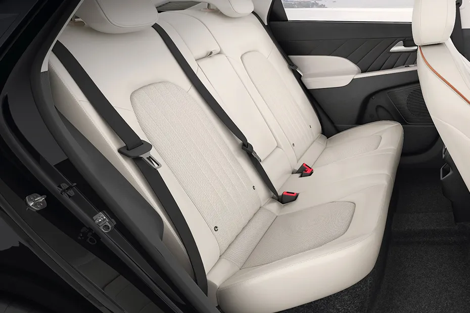 Hyundai Verna Interior — Rear Seats