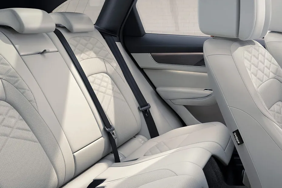 Jaguar F-Pace 2016-2021 Interior — Rear Seats