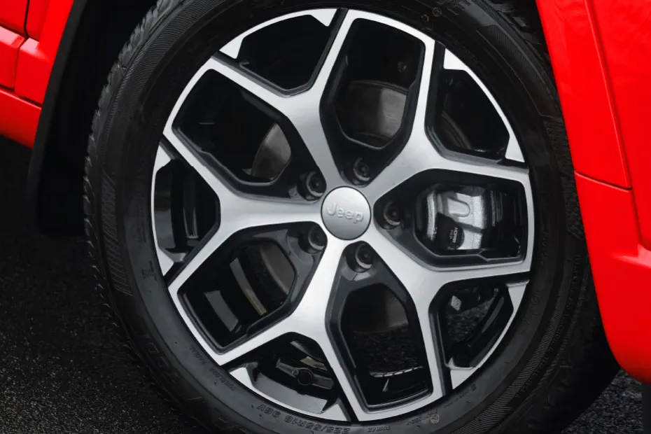 Jeep Compass exterior view 5