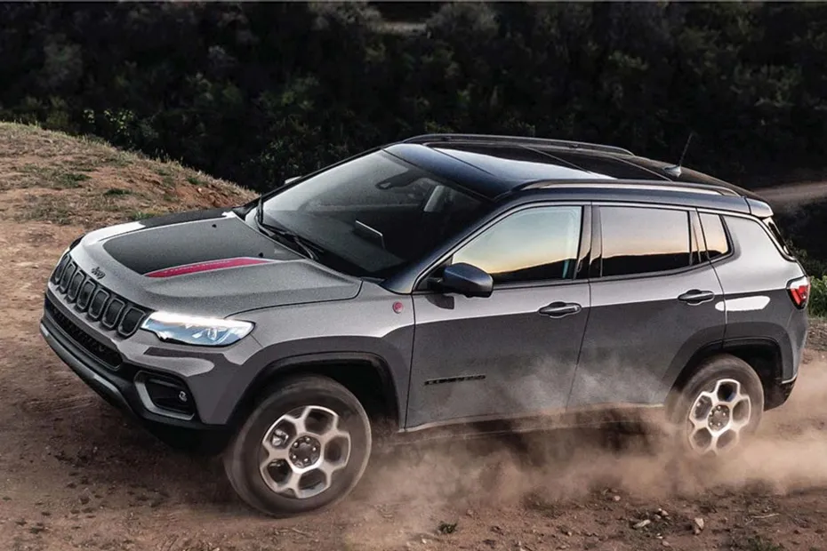 Jeep Compass Trailhawk exterior view 6