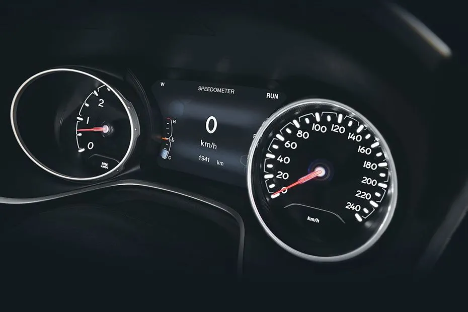 Jeep Trailhawk 2019-2021 Interior — Instrument Cluster