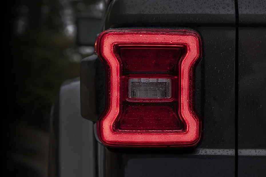 Jeep Wrangler 2023-2024 — Taillight