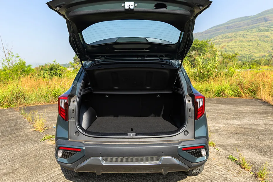 Kia Seltos 2023-2025 Interior — Open Trunk