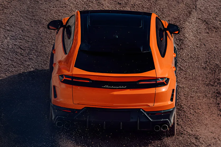 Lamborghini Urus exterior view 3
