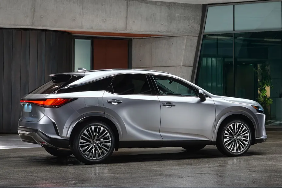 Lexus RX exterior view 5