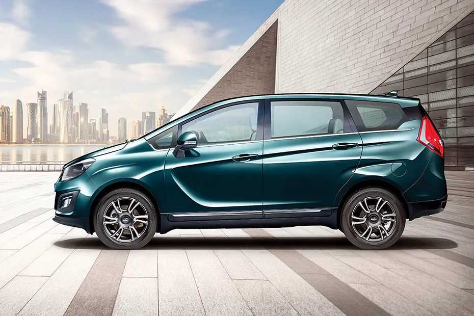 Mahindra Marazzo exterior view 3