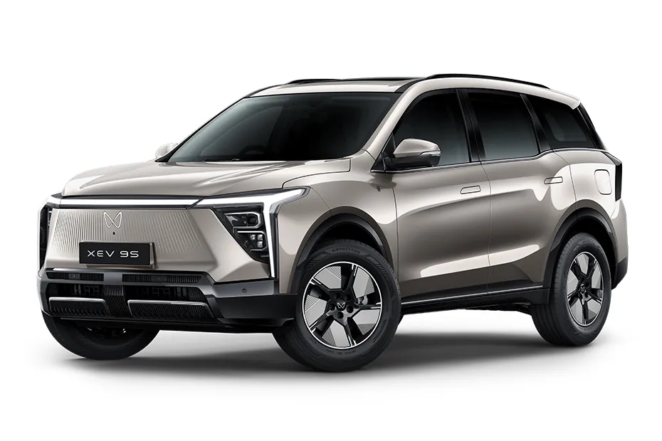 Mahindra XEV 9S — Desert