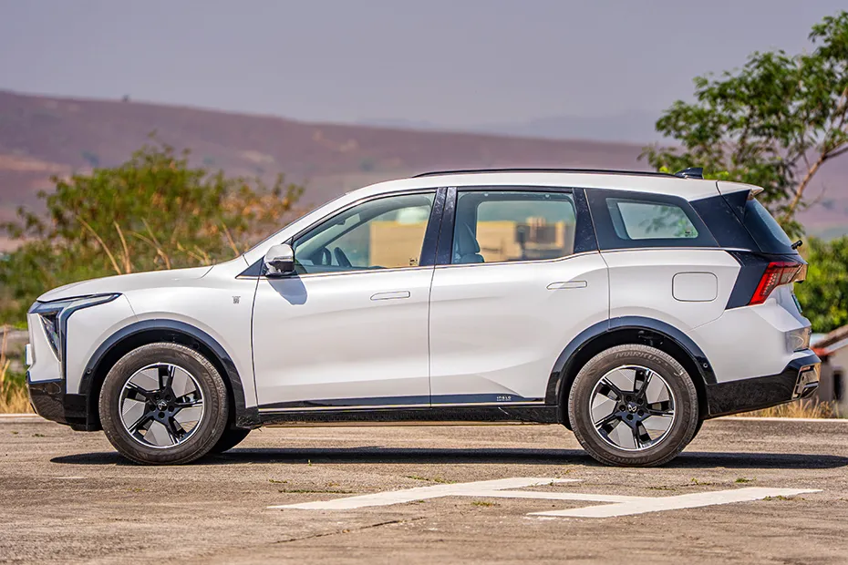 Mahindra XEV 9S