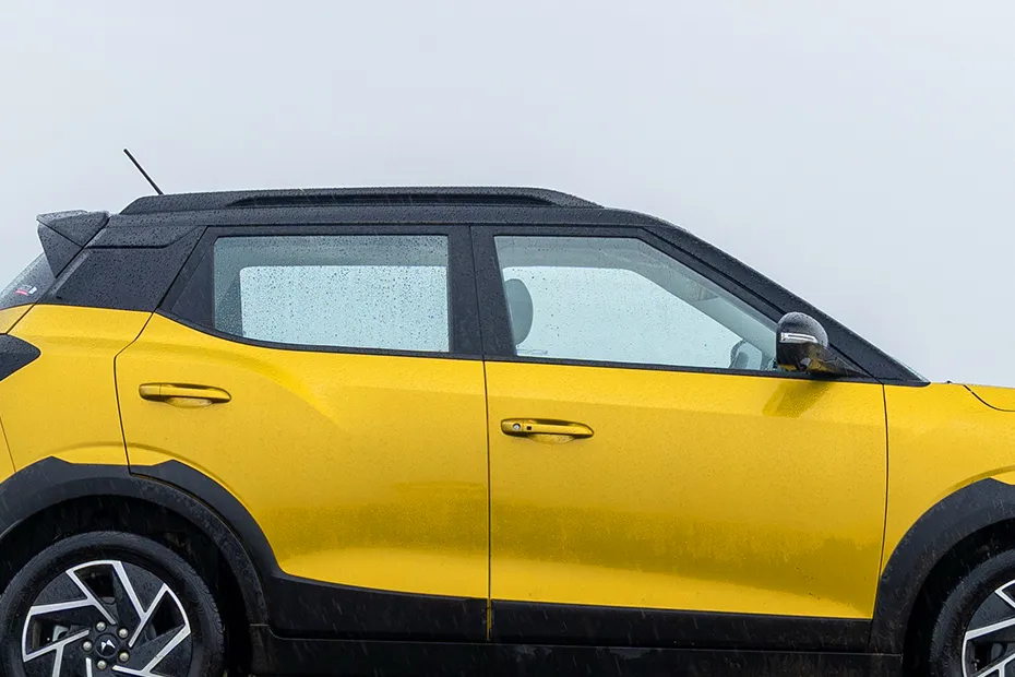 Mahindra XUV 3XO — Window Line