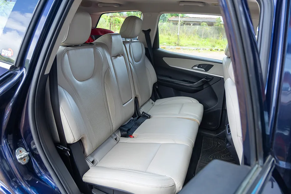 Mahindra XUV700