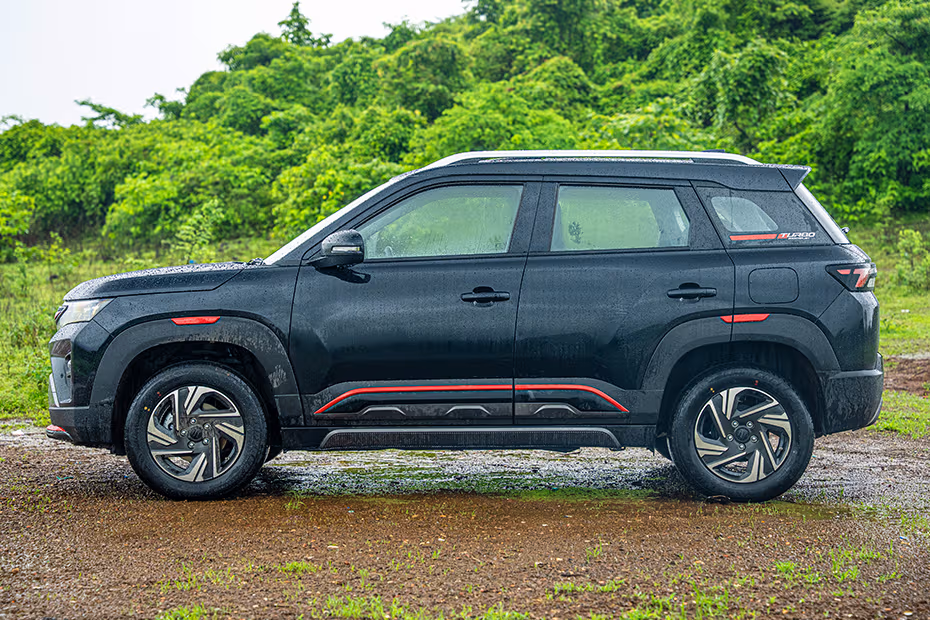 Maruti Suzuki Brezza Side View