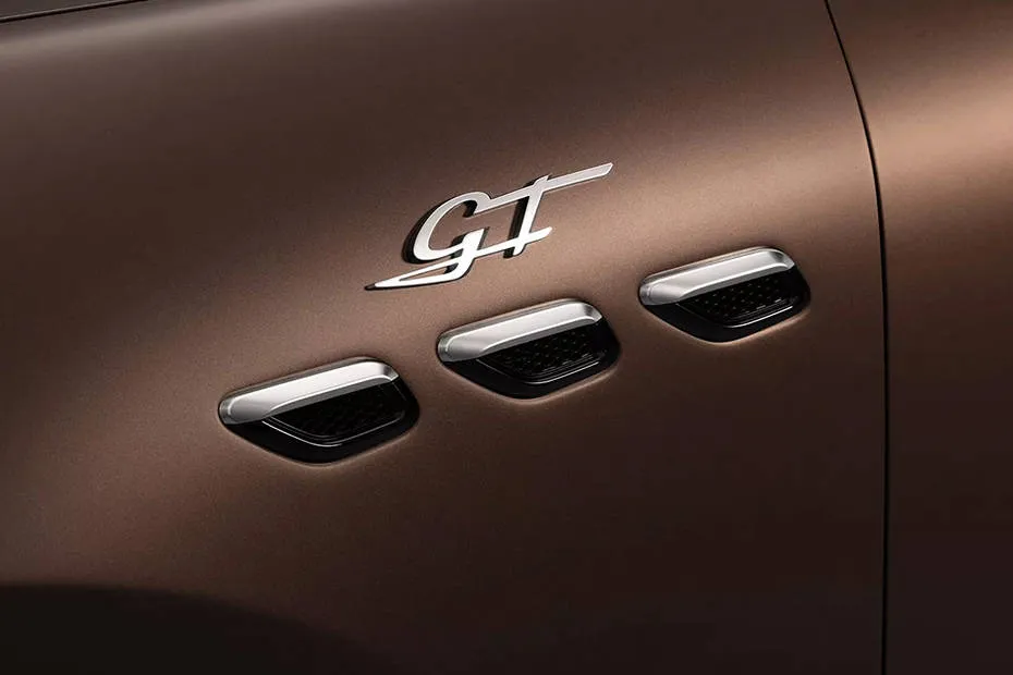 Maserati Grecale exterior view 5