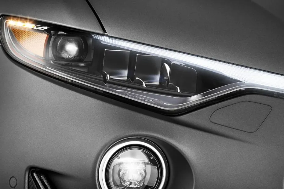 Maserati Levante — Headlight