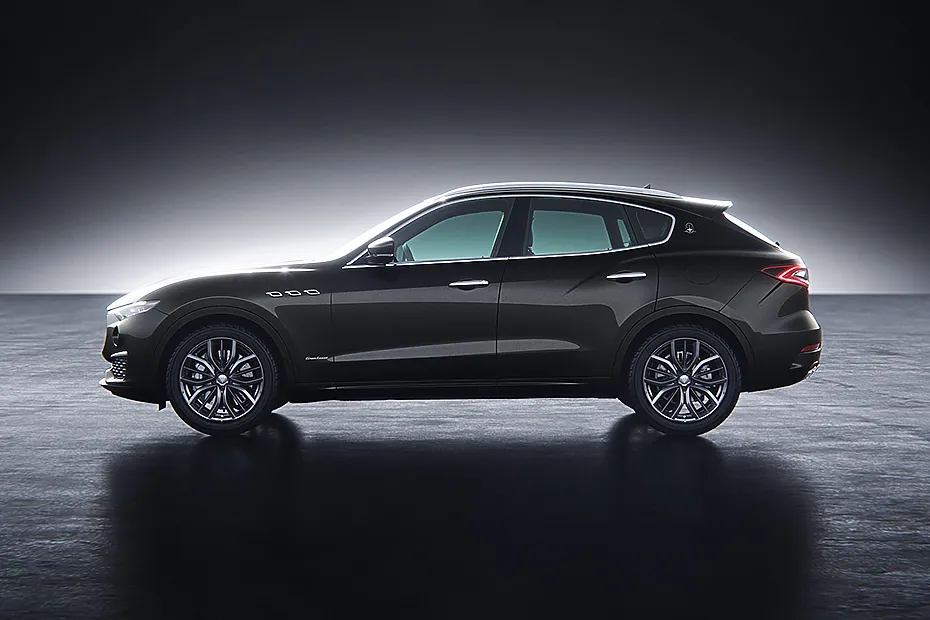 Maserati Levante exterior view 3