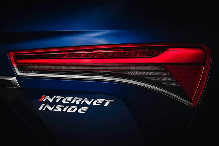 MG Hector Plus 2020-2023 — Taillight