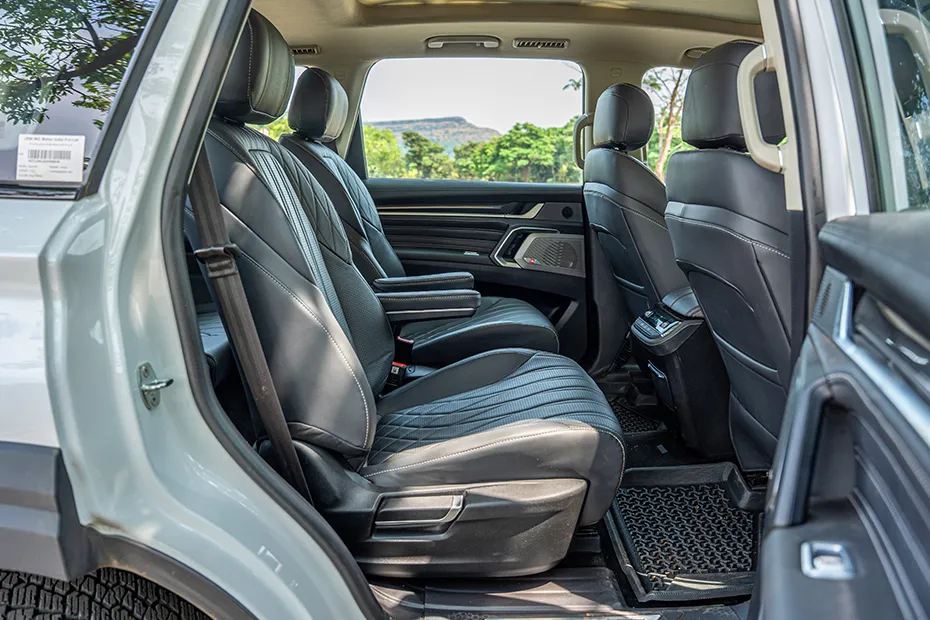 MG Majestor Interior — Rear Seats