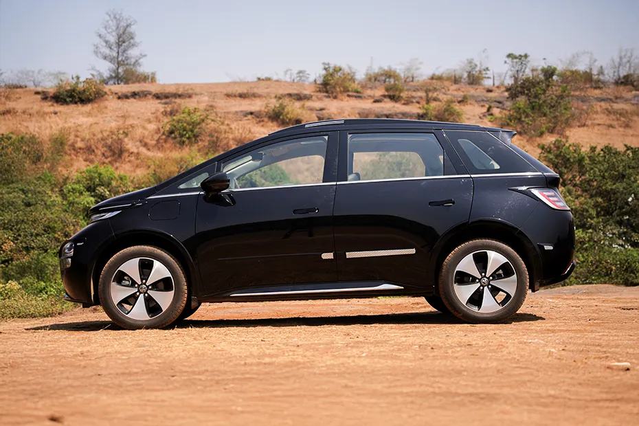 MG Windsor EV exterior view 3