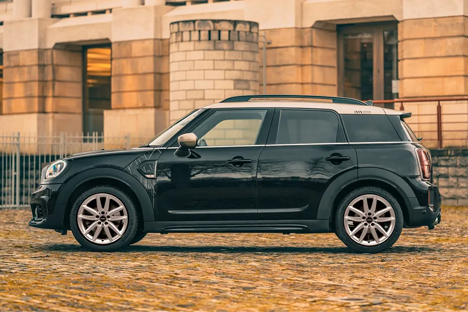 Mini Cooper Countryman 2021-2025 exterior view 2
