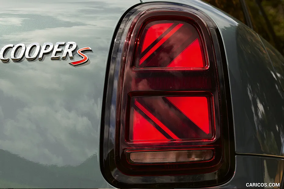 Mini Cooper Countryman 2021-2025 — Taillight