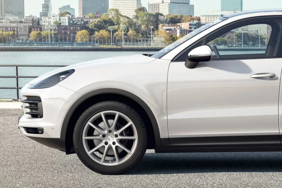 Porsche Cayenne Coupe 2019-2023 exterior view 6