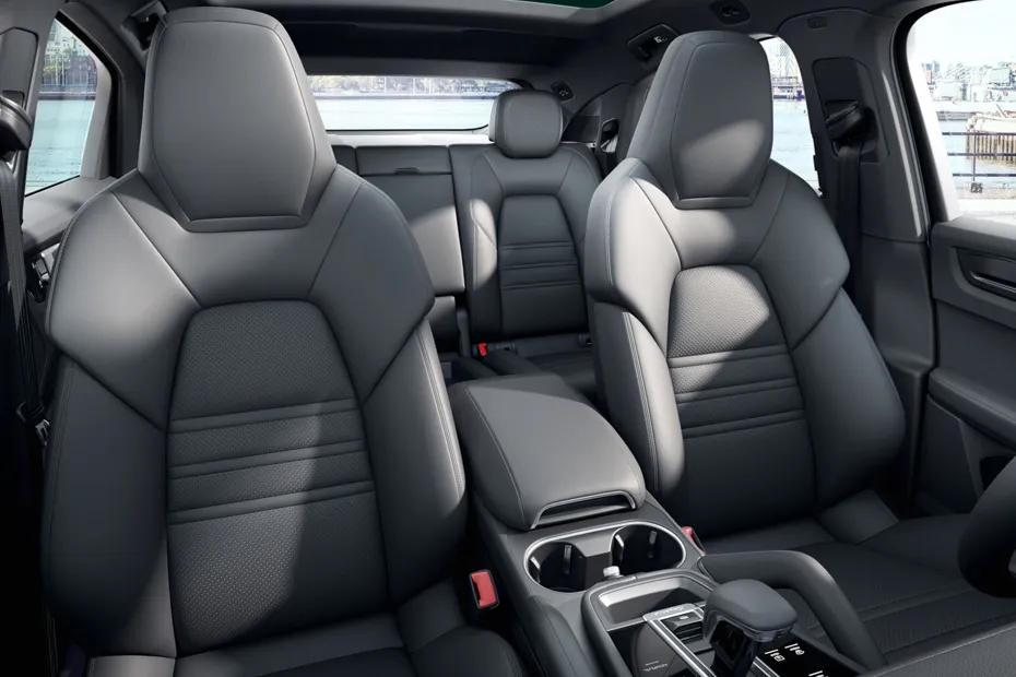 Porsche Cayenne Coupe 2019-2023 Interior — Door View Of Driver Seat