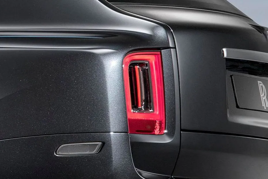 Rolls-Royce Cullinan 2018-2024 — Taillight
