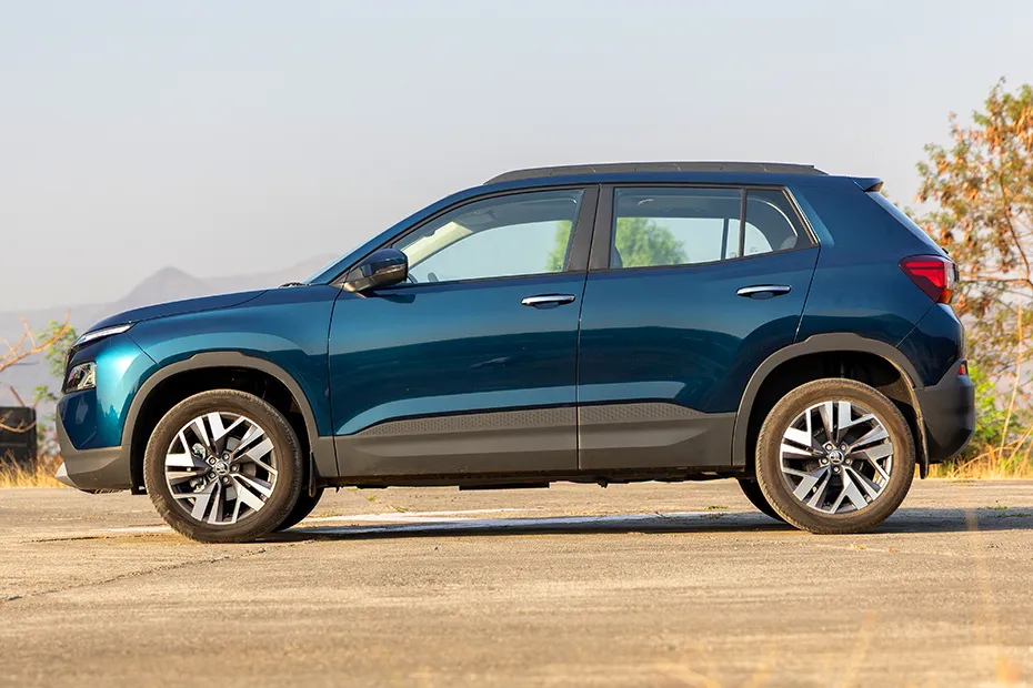 Skoda Kylaq exterior view 3