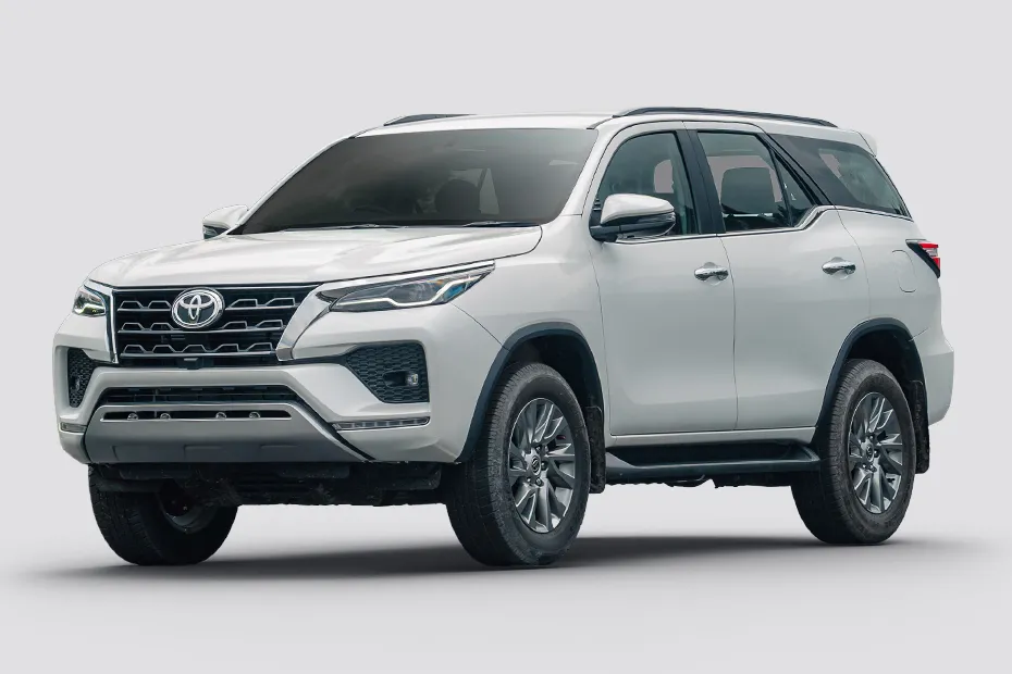 Toyota Fortuner — Front Left Side