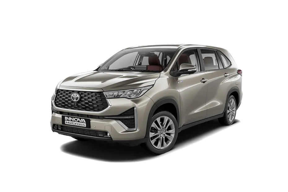 Toyota Innova Hycross — 222