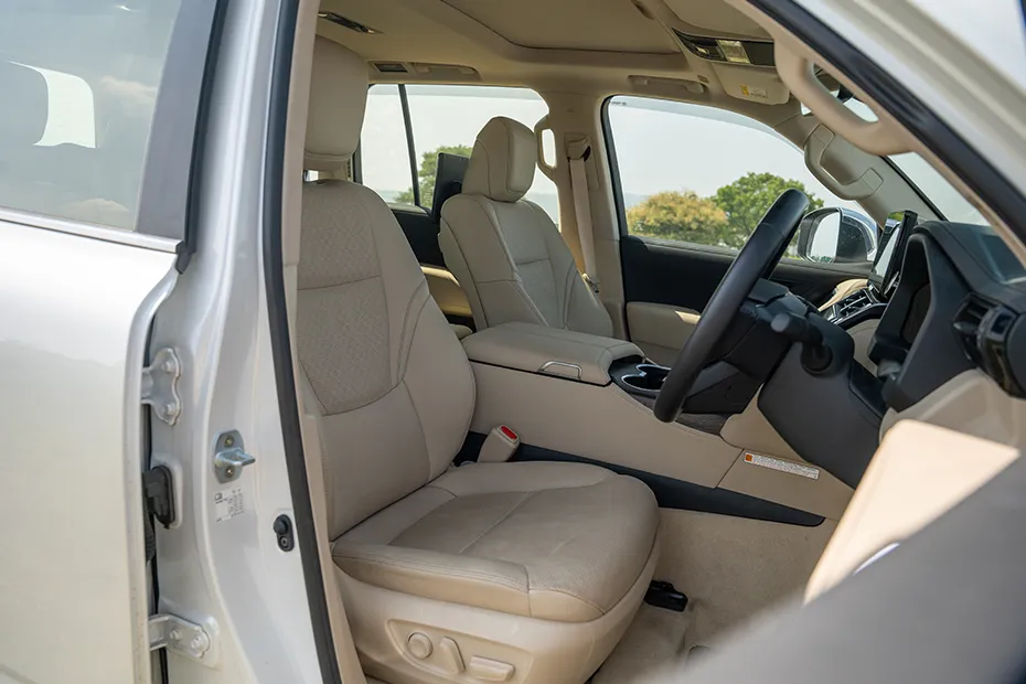 Toyota Land Cruiser 300 Interior — Door View Of Driver Seat