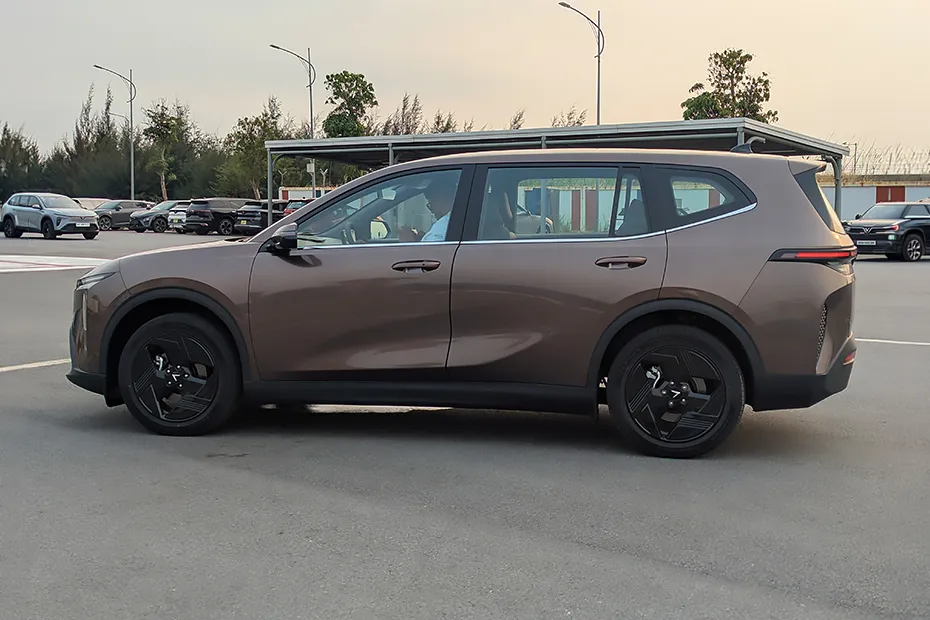 VinFast VF MPV 7