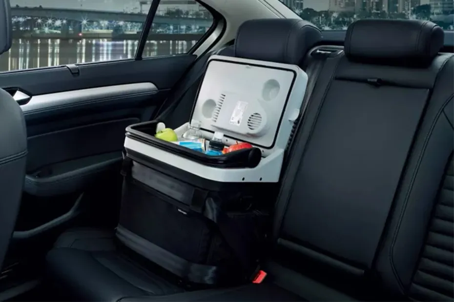 Volkswagen Polo Interior — Rear Seats