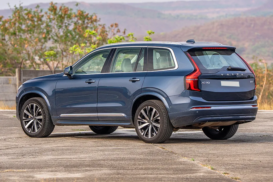 Volvo XC90 exterior view 4