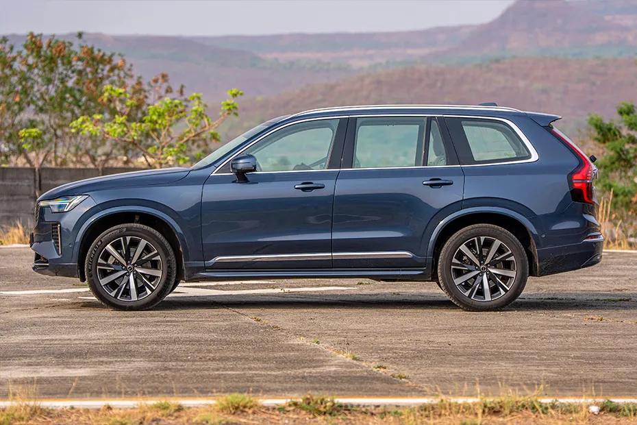 Volvo XC90 exterior view 3