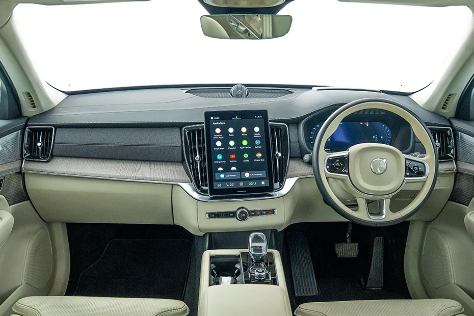 Volvo XC90 Interior — Dashboard